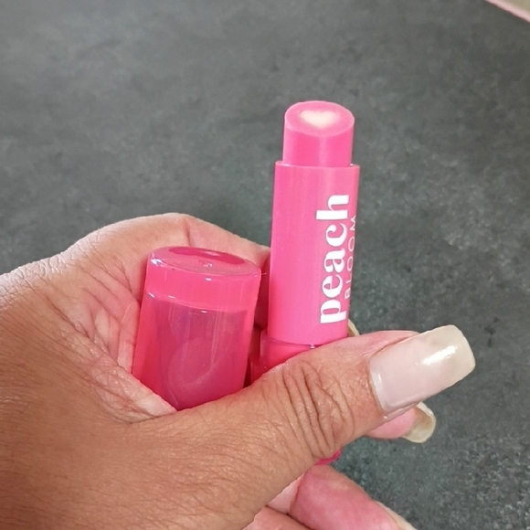 Too Faced Peach Bloom Blossoming Lip Balm - Raspberry Flush - Picture 4 of 4